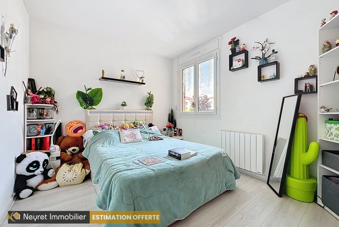 Appartement T3 lumineux de 79m² à Gleizé avec vue dégagée, garage et cave 