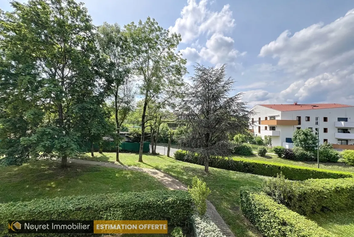 Appartement T3 lumineux de 79m² à Gleizé avec vue dégagée, garage et cave 