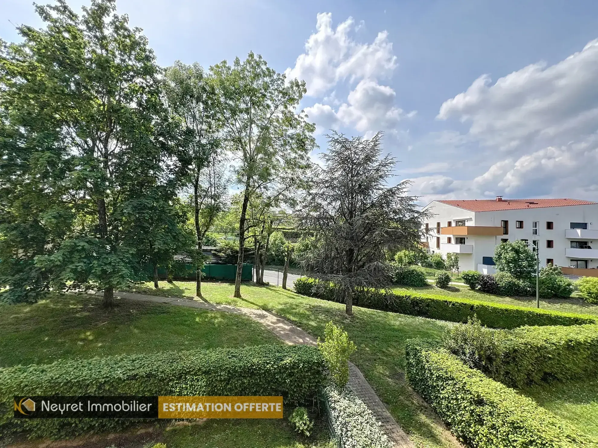 Appartement T3 lumineux de 79m² à Gleizé avec vue dégagée, garage et cave 