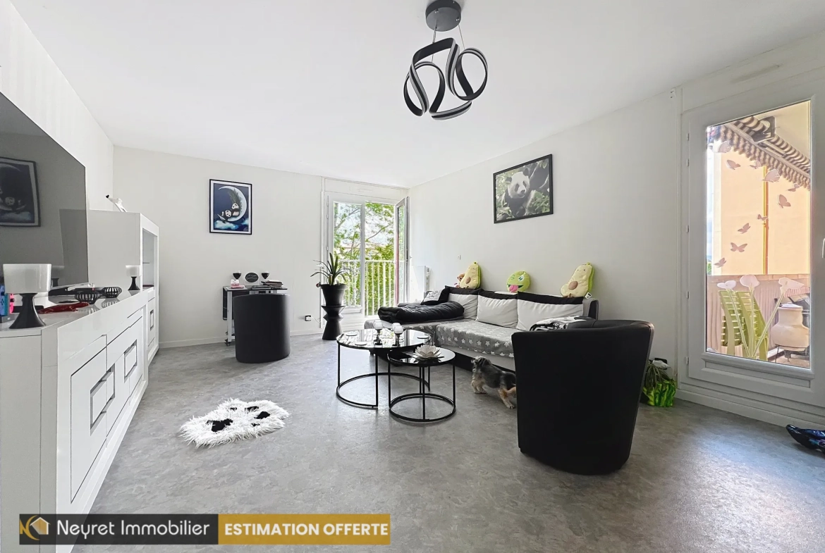 Appartement T3 lumineux de 79m² à Gleizé avec vue dégagée, garage et cave 