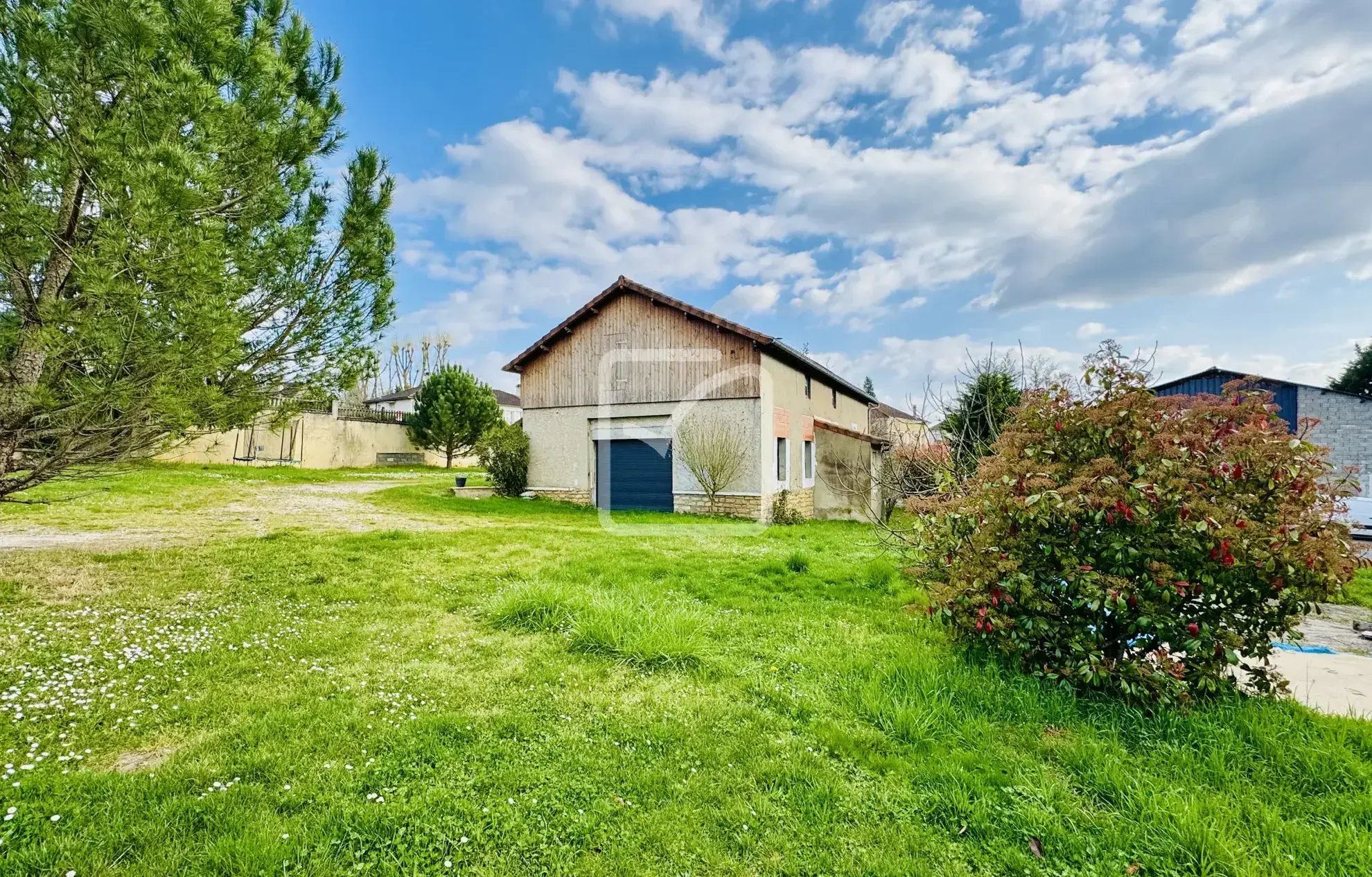 Ensemble immobilier avec fort potentiel à Gourdon en Quercy 