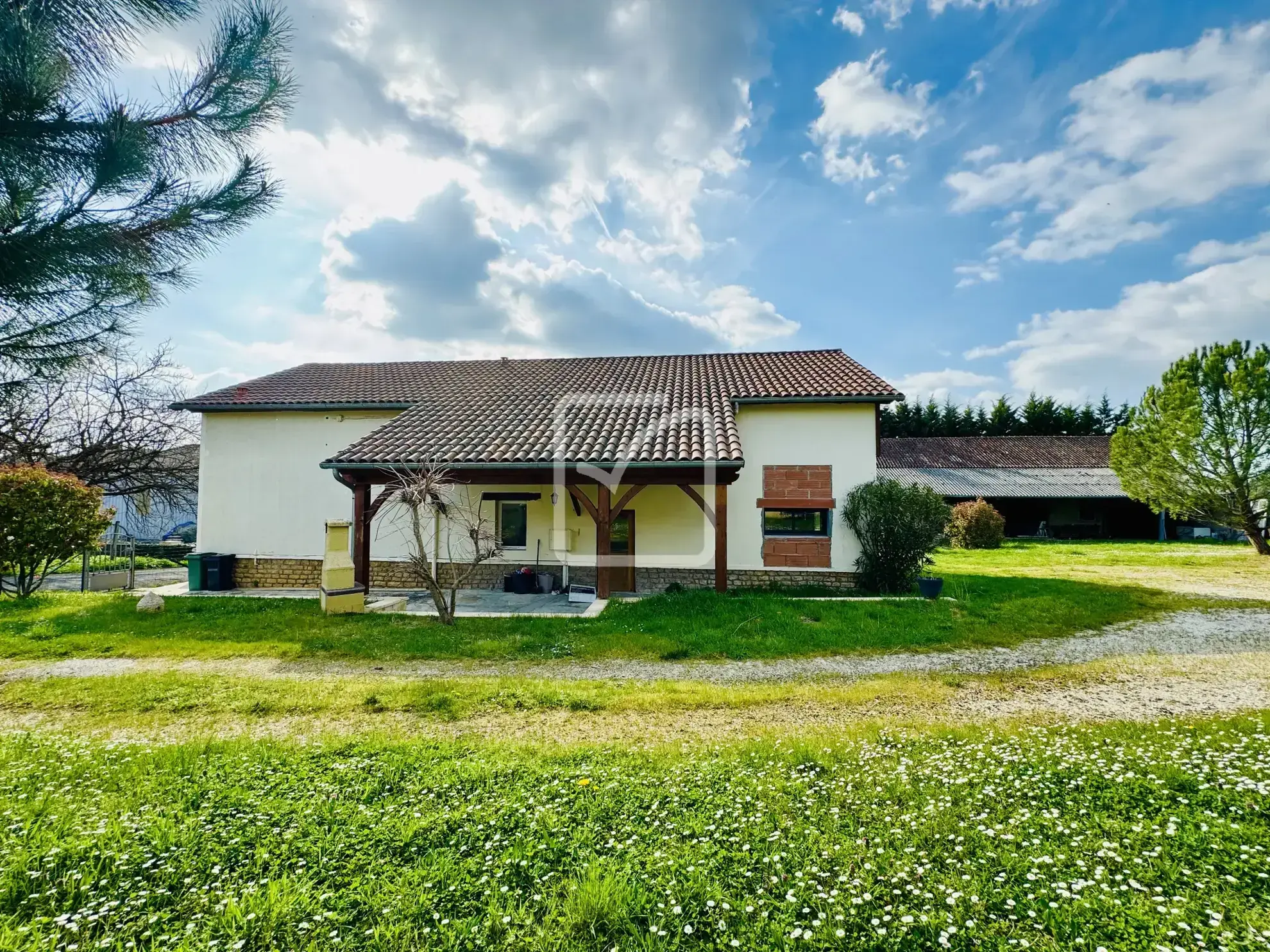 Ensemble immobilier avec fort potentiel à Gourdon en Quercy 