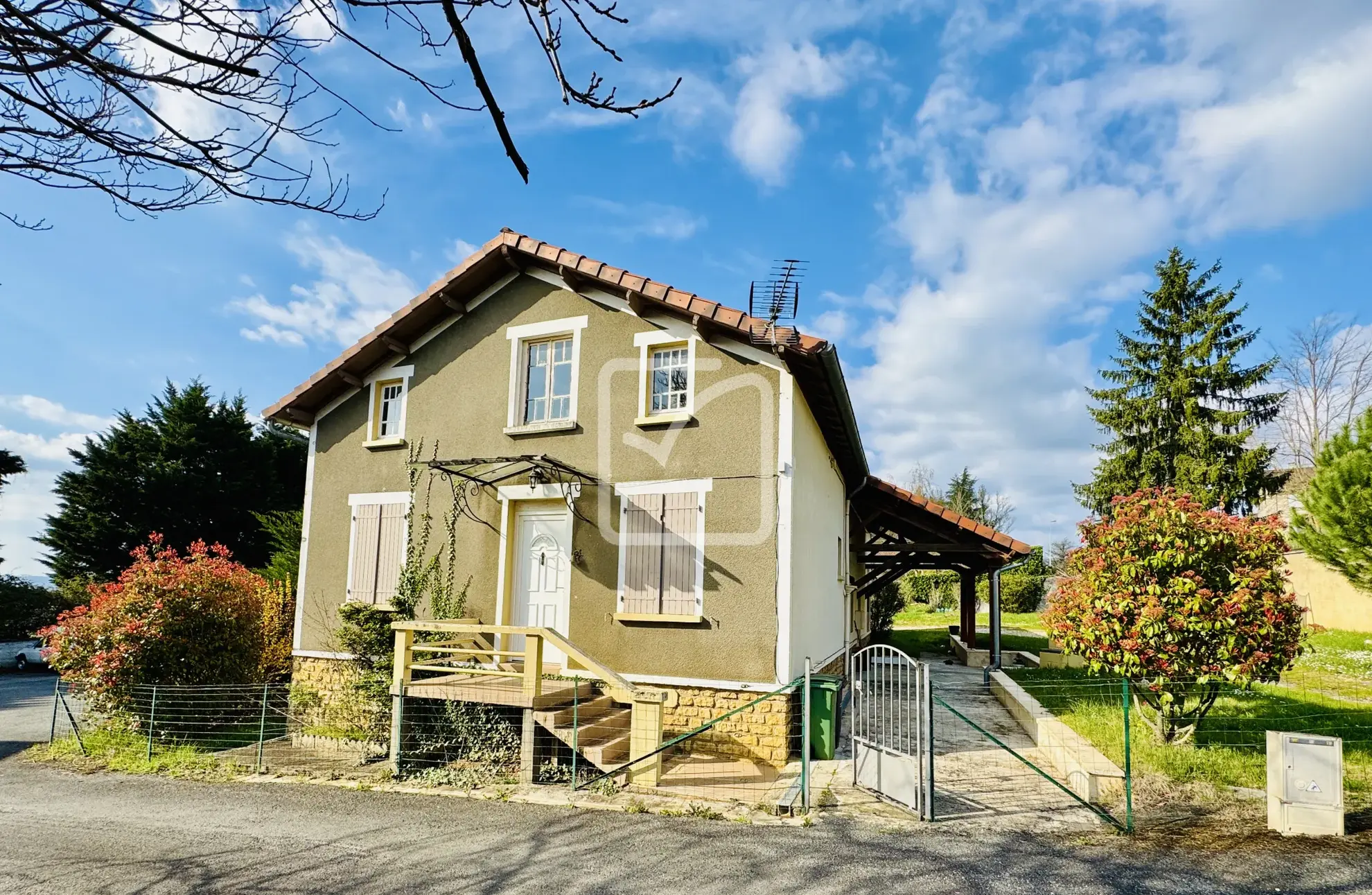 Ensemble immobilier avec fort potentiel à Gourdon en Quercy 