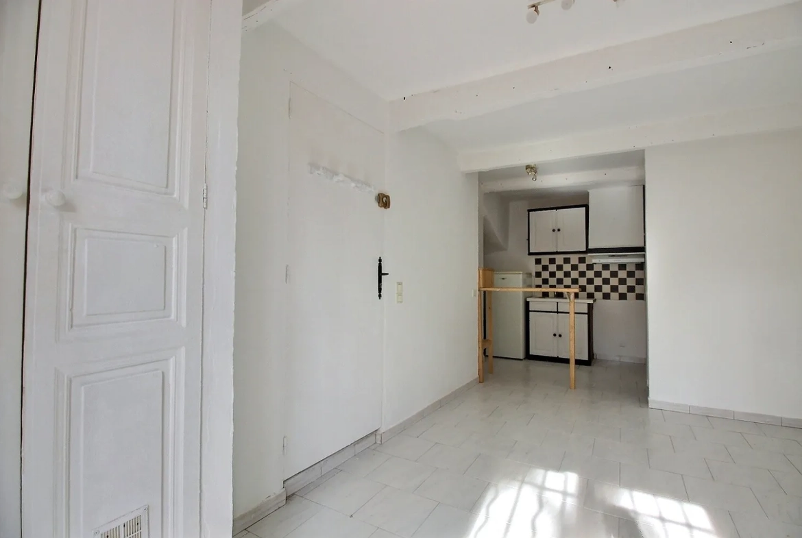 Studio lumineux à Fuveau au cœur de la ville 
