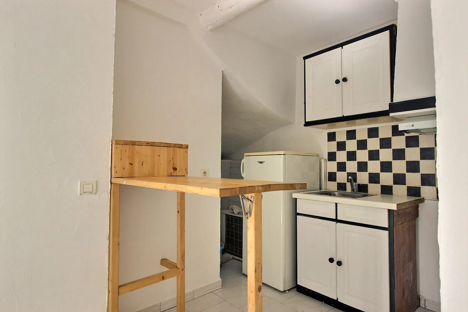 Studio lumineux à Fuveau au cœur de la ville 