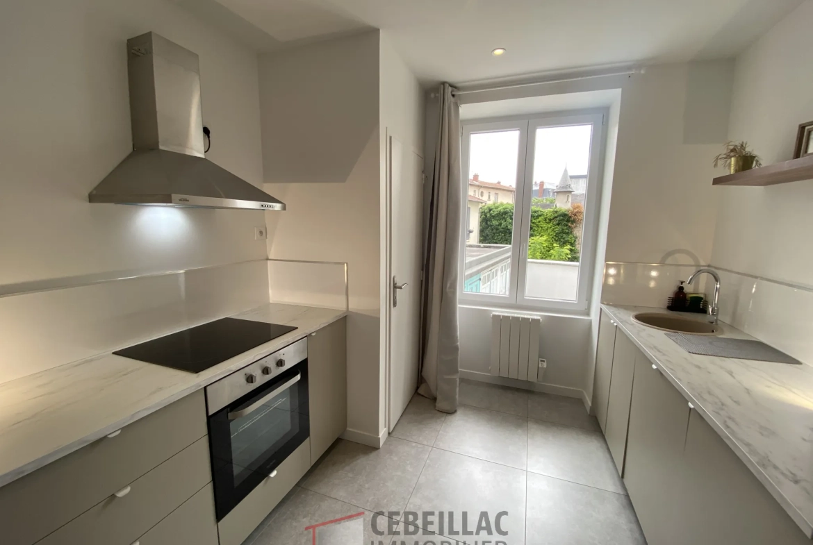 Appartement traversant de 73,9 m² à Clermont-Ferrand proche jardin Lecoq et tramway 