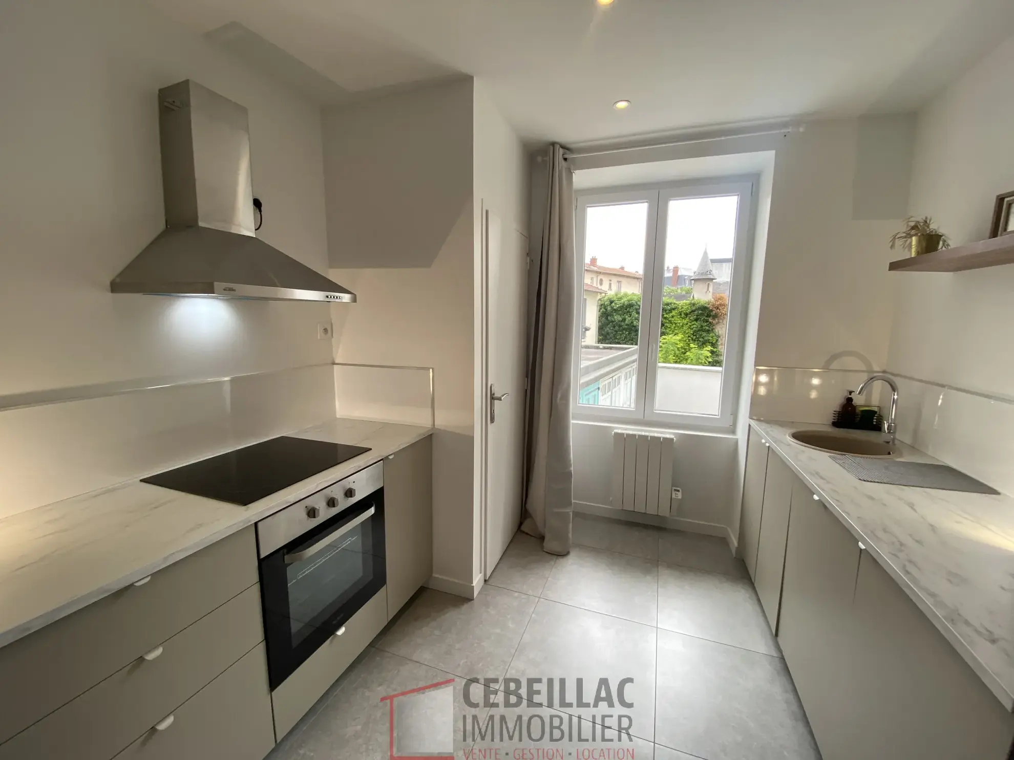 Appartement traversant de 73,9 m² à Clermont-Ferrand proche jardin Lecoq et tramway 