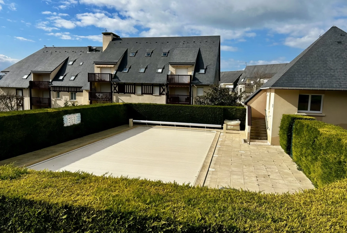 Appartement 2 pièces lumineux avec balcon, parking, proche Deauville et Trouville 