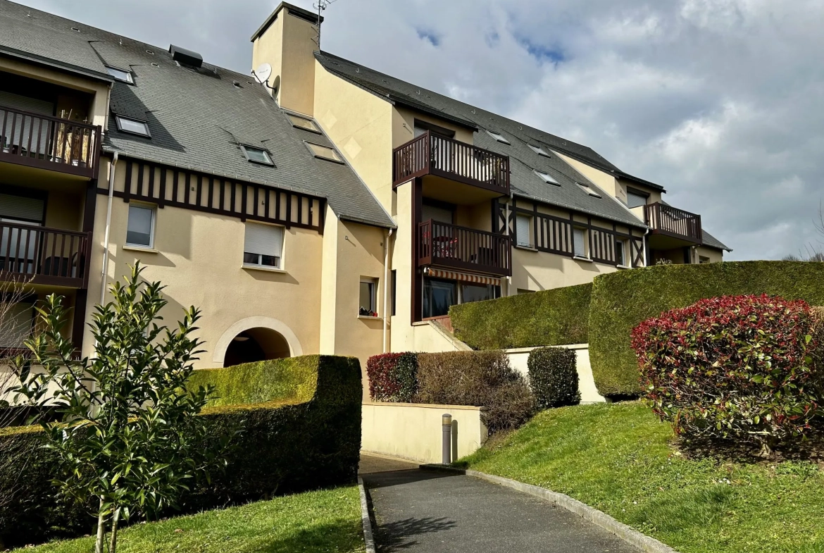 Appartement 2 pièces lumineux avec balcon, parking, proche Deauville et Trouville 