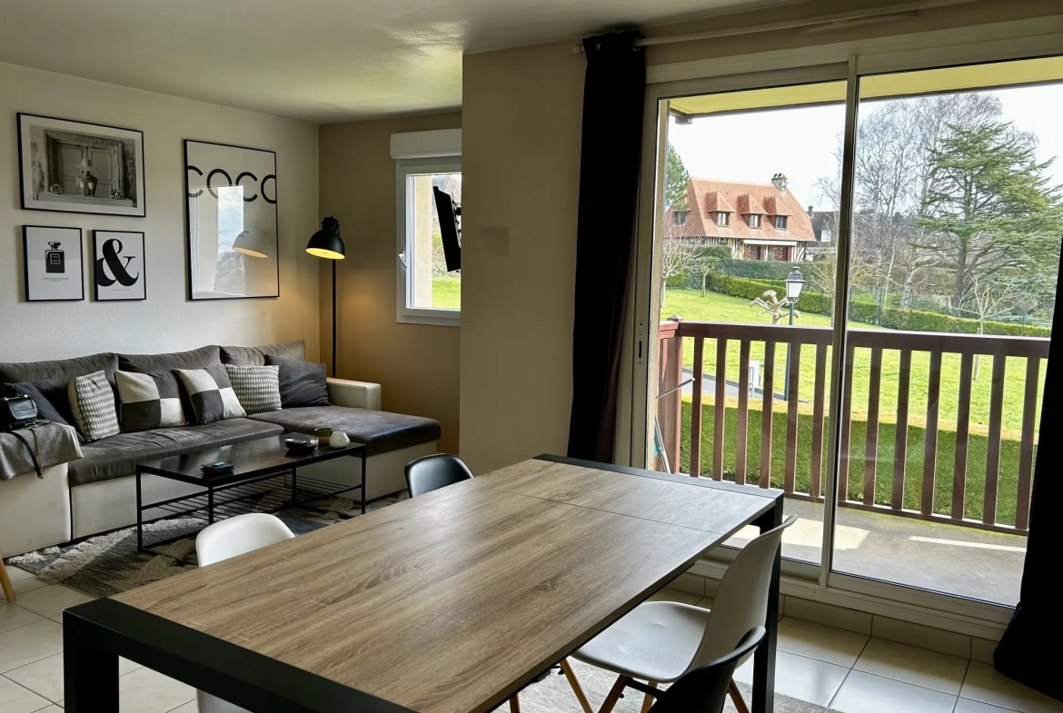 Appartement 2 pièces lumineux avec balcon, parking, proche Deauville et Trouville 