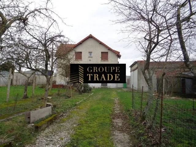 Maison de campagne à vendre à Vaudoy-en-Brie - Ambiance paisible et potentiel à saisir 