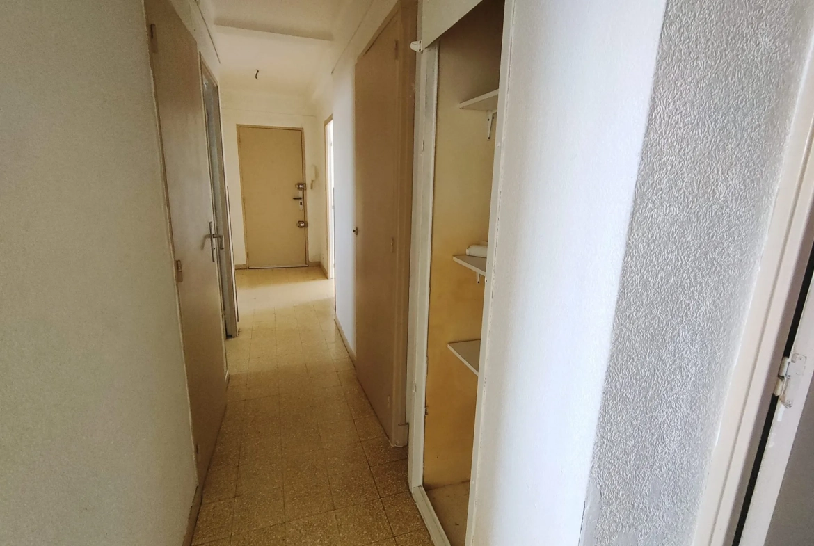 Appartement T4 à vendre à Béziers dans le quartier de la Font-Neuve 