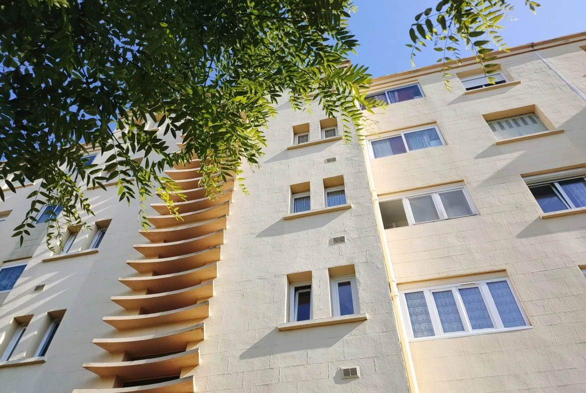 Appartement T4 à vendre à Béziers dans le quartier de la Font-Neuve 