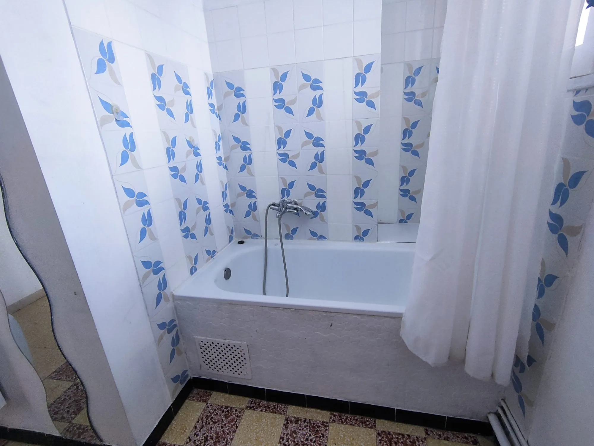 Appartement T4 à vendre à Béziers dans le quartier de la Font-Neuve 
