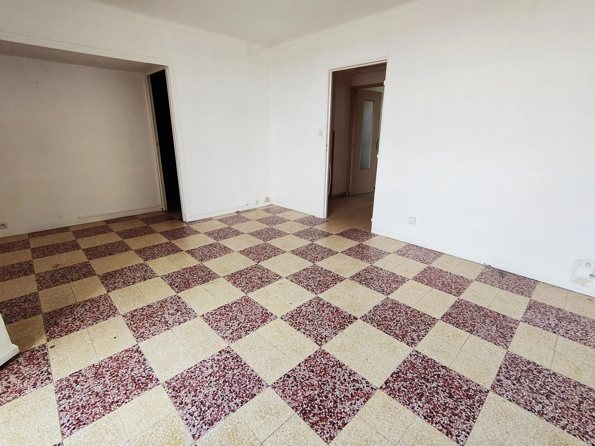 Appartement T4 à vendre à Béziers dans le quartier de la Font-Neuve 