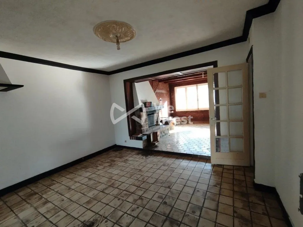 Maison à rénover à Fourmies pour investisseur avec cave et dépendance 