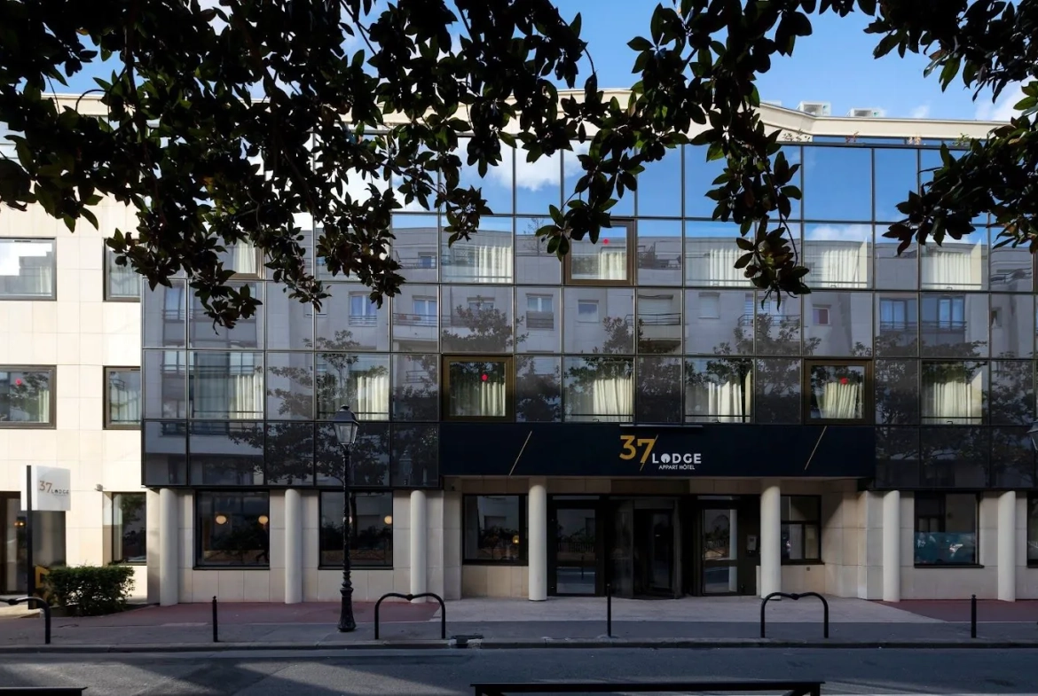 Appartement loué en résidence service LMNP à Courbevoie, proche La Défense 