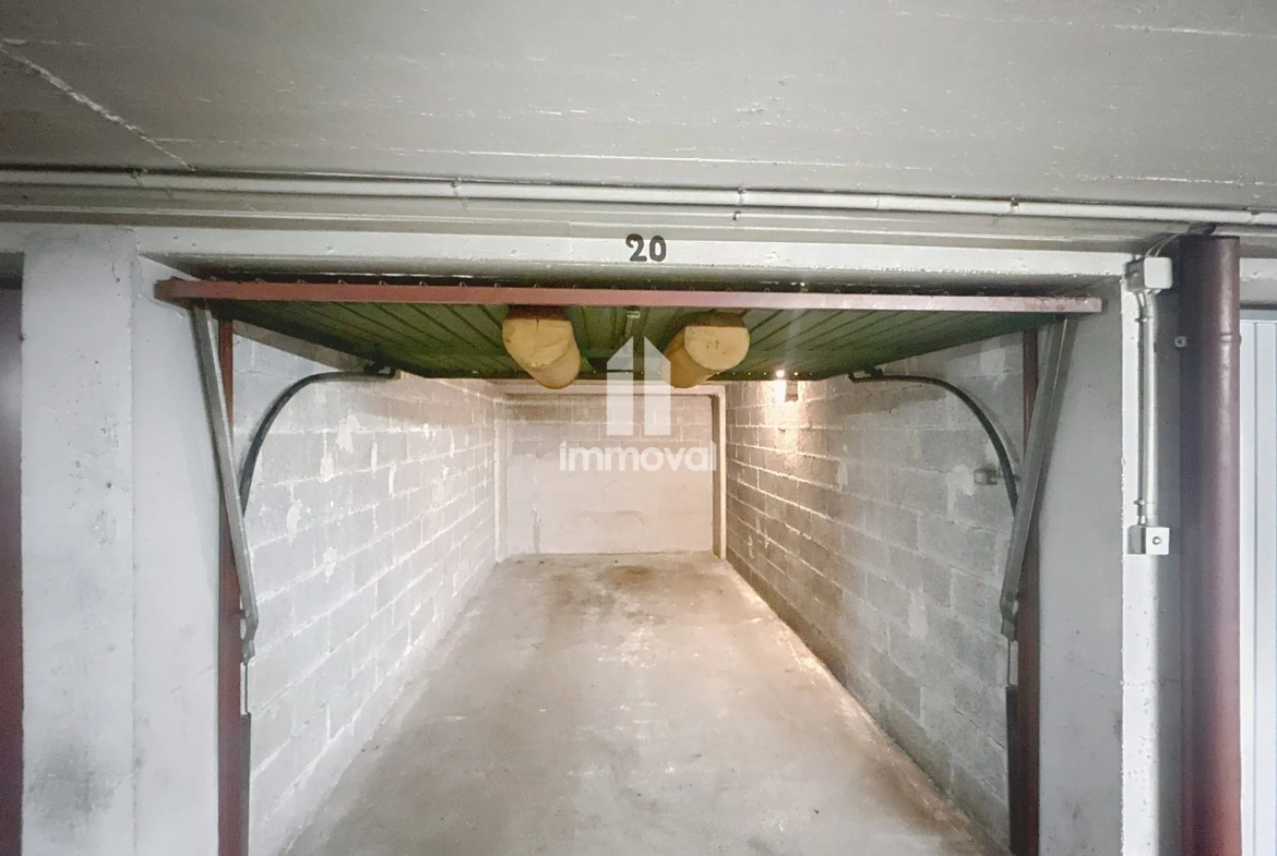 Garage de 12 m² à Strasbourg - Rue des Bécasses 
