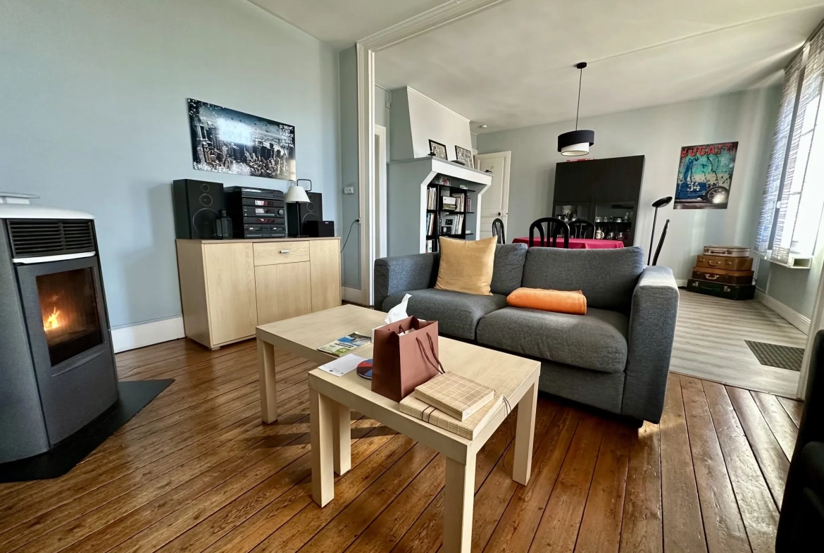 Maison spacieuse avec 3 chambres, garage et terrain clos à Saint-Aubin-lès-Elbeuf 