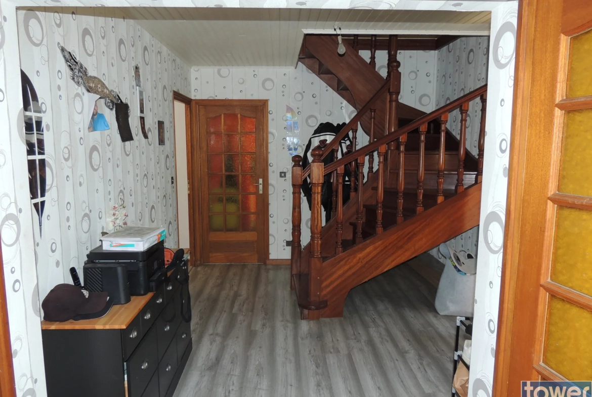Belle maison avec piscine à Maleville - 157 m², 4 chambres, garage, terrain clos 