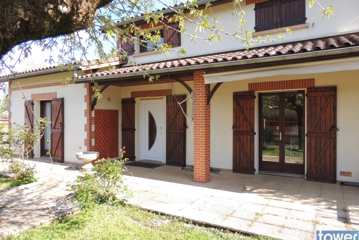 Belle maison avec piscine à Maleville - 157 m², 4 chambres, garage, terrain clos 