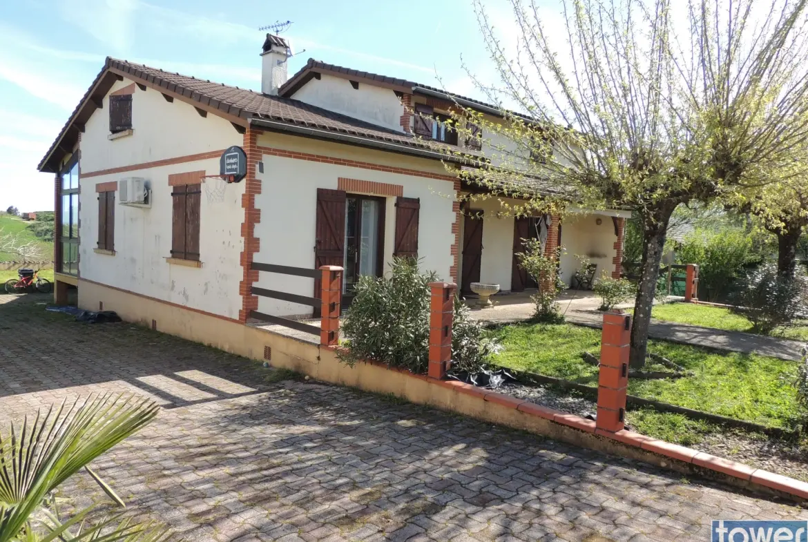 Belle maison avec piscine à Maleville - 157 m², 4 chambres, garage, terrain clos 