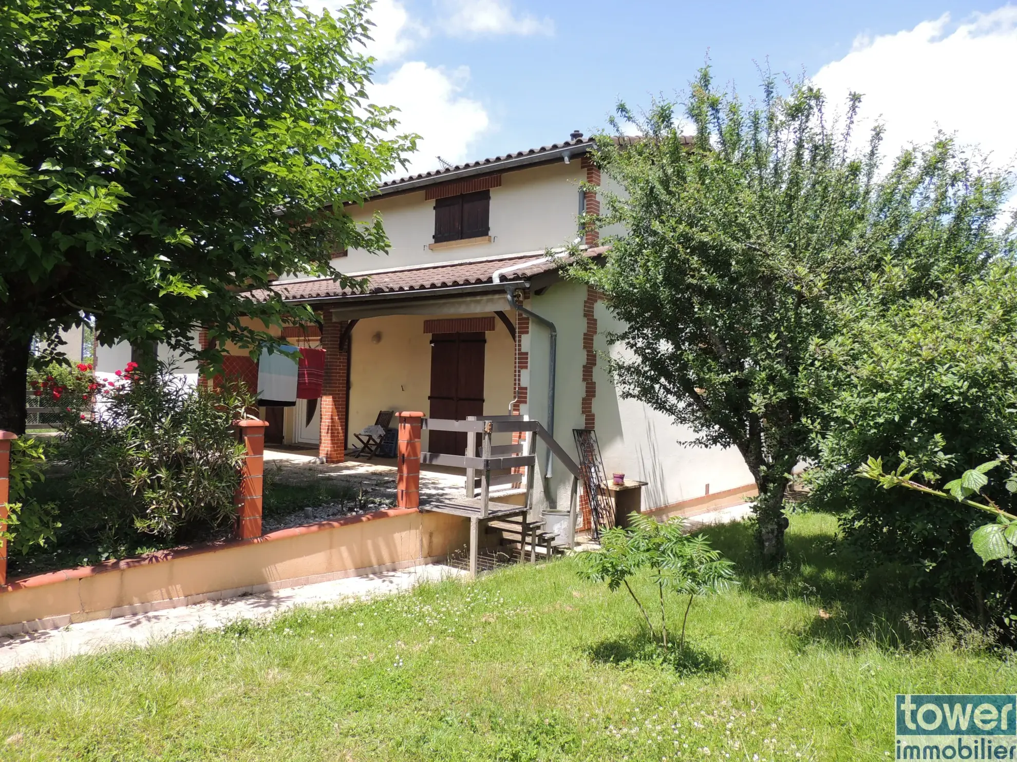 Belle maison avec piscine à Maleville - 157 m², 4 chambres, garage, terrain clos 