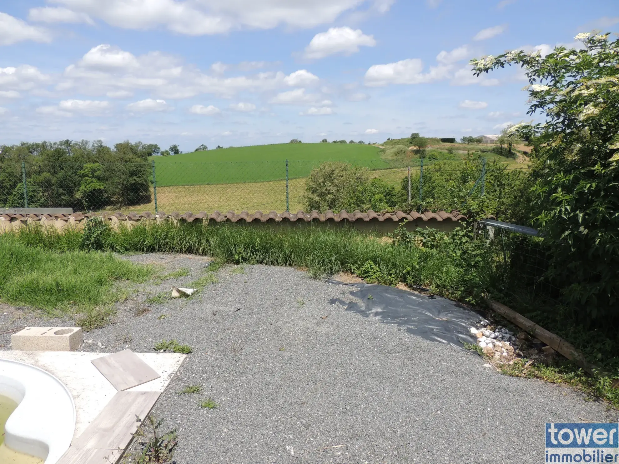 Belle maison avec piscine à Maleville - 157 m², 4 chambres, garage, terrain clos 