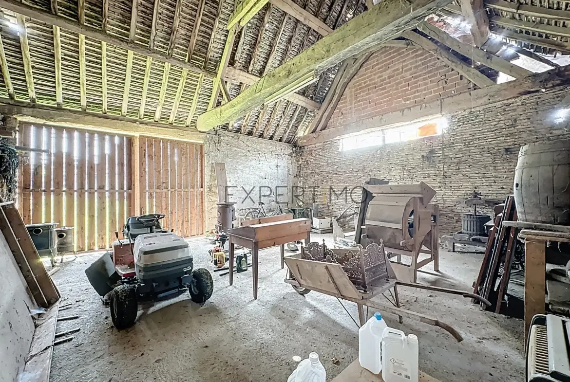 Ensemble immobilier en pierre à rénover à Simandre (71), grande dépendance et potentiel rare 