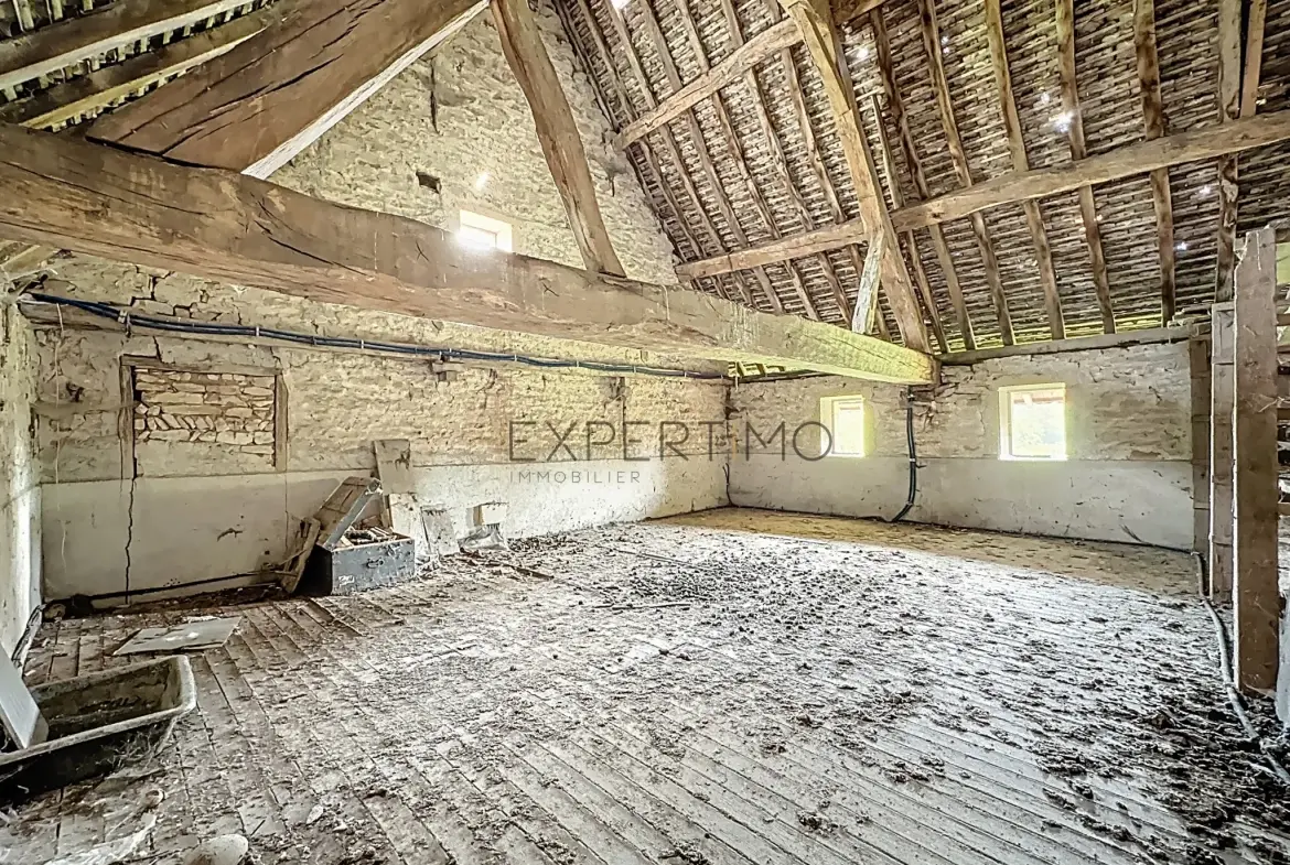 Ensemble immobilier en pierre à rénover à Simandre (71), grande dépendance et potentiel rare 