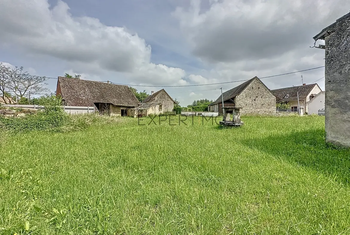 Ensemble immobilier en pierre à rénover à Simandre (71), grande dépendance et potentiel rare 