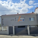 Maison mitoyenne de 144 m² avec studio et garages à Bellevue, Saint-Étienne