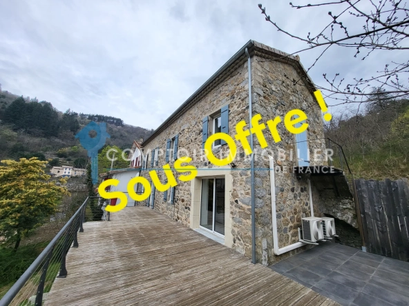 À vendre maison Ardèchoise Type 5 avec terrasse panoramique, garage et terrain en terrasses