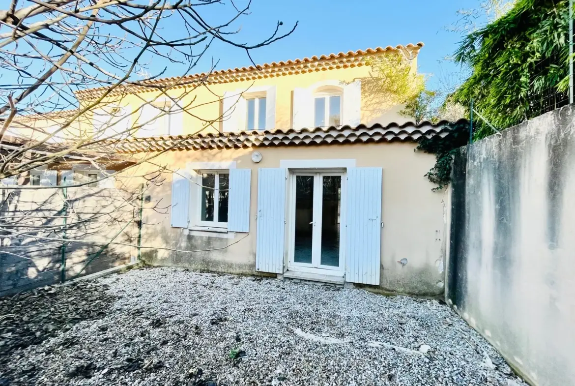Maison récente avec cour à Apt, proche du centre-ville | 80 m² 
