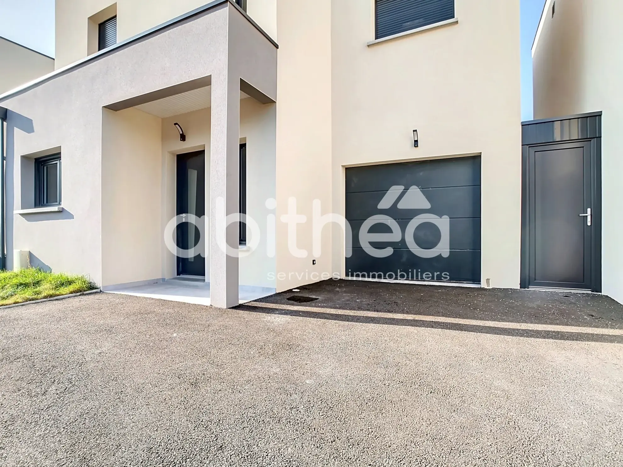 Maison moderne 99 m² avec jardin, garage et 3 chambres à Saint-André-les-Vergers 