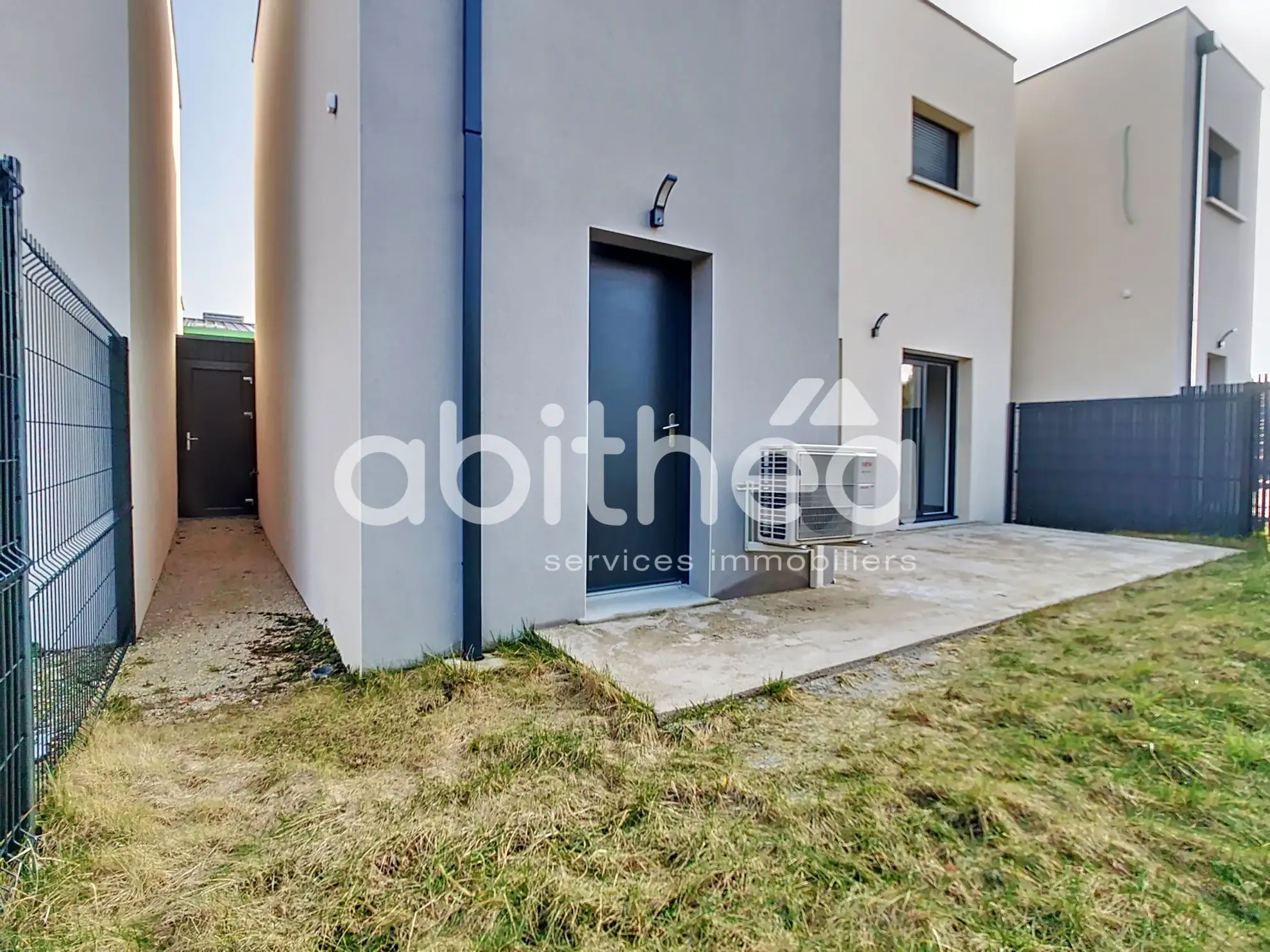 Maison moderne 99 m² avec jardin, garage et 3 chambres à Saint-André-les-Vergers 