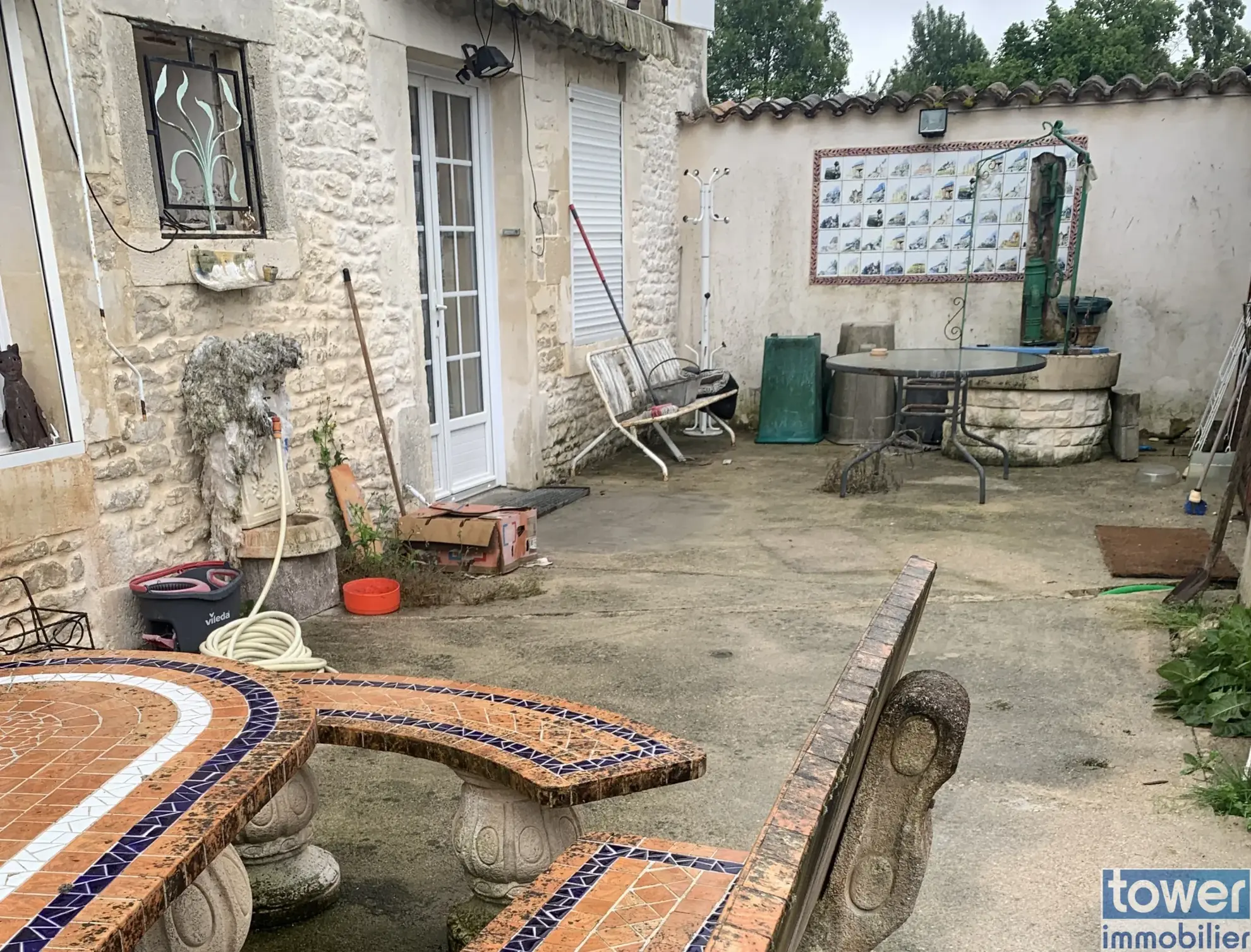 Maison 4 pièces de 126 m² à Les Touches de Périgny avec dépendances et garage 