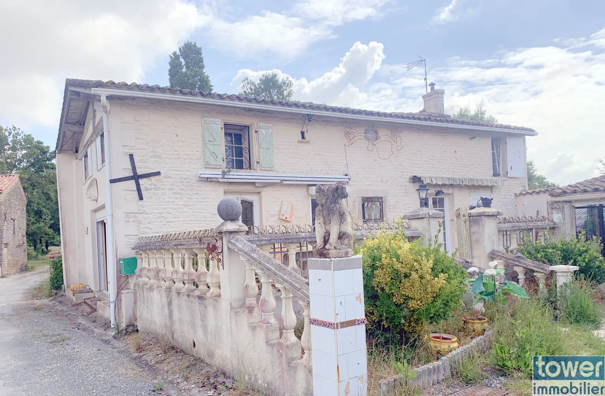 Maison 4 pièces de 126 m² à Les Touches de Périgny avec dépendances et garage 