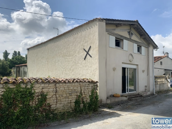 Maison 4 pièces de 126 m² à Les Touches de Périgny avec dépendances et garage
