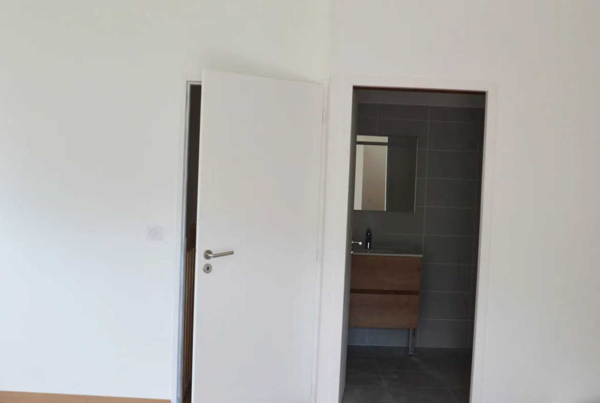 Maison neuve T5 clé en main avec terrasse dans secteur calme près de Grenoble 