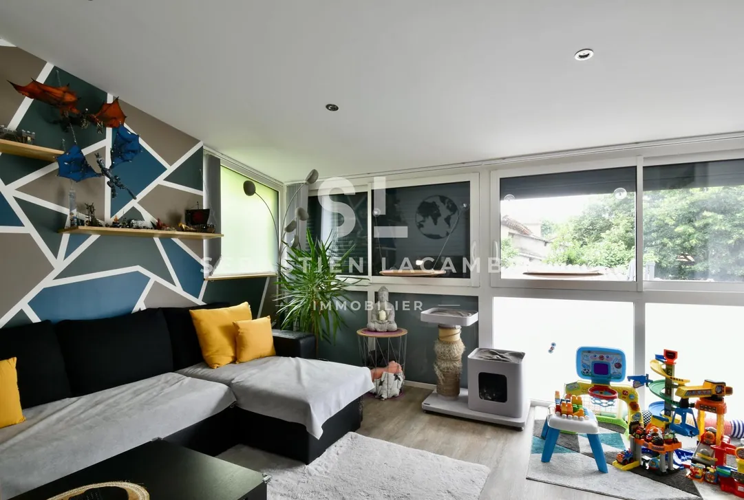 Maison de ville rénovée de 109 m² avec terrasse plein sud au cœur de Gaillac 