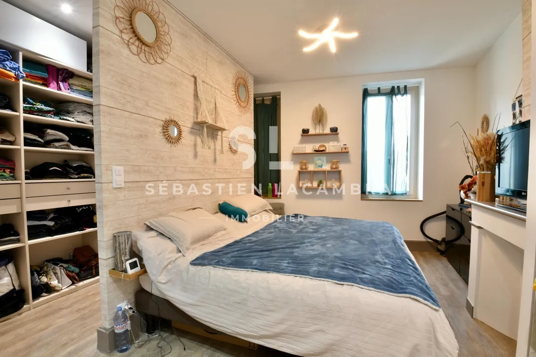Maison de ville rénovée de 109 m² avec terrasse plein sud au cœur de Gaillac 