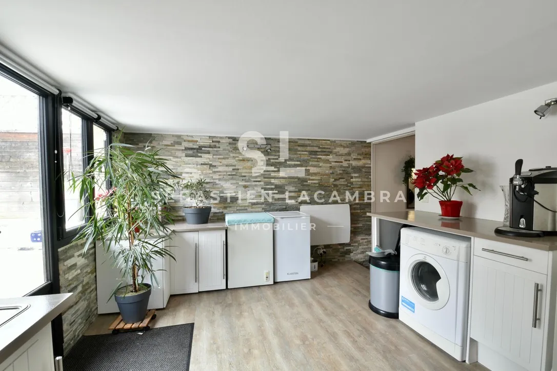 Maison de ville rénovée de 109 m² avec terrasse plein sud au cœur de Gaillac 