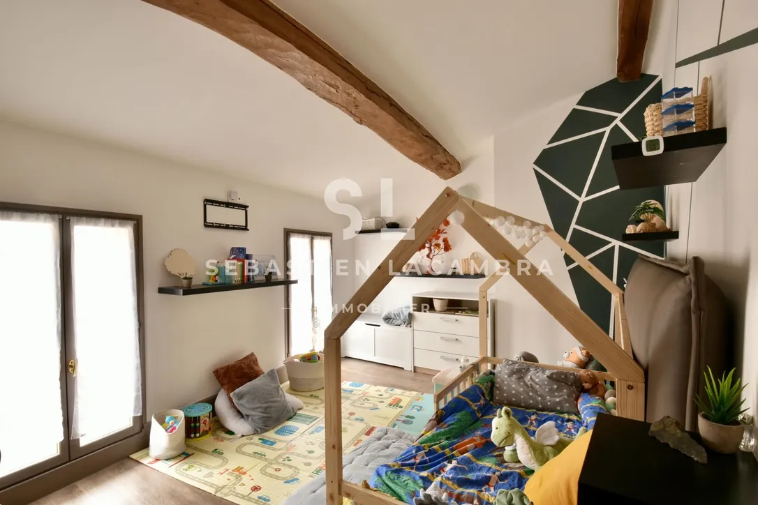 Maison de ville rénovée de 109 m² avec terrasse plein sud au cœur de Gaillac 