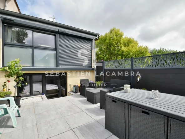 Maison de ville rénovée de 109 m² avec terrasse plein sud au cœur de Gaillac