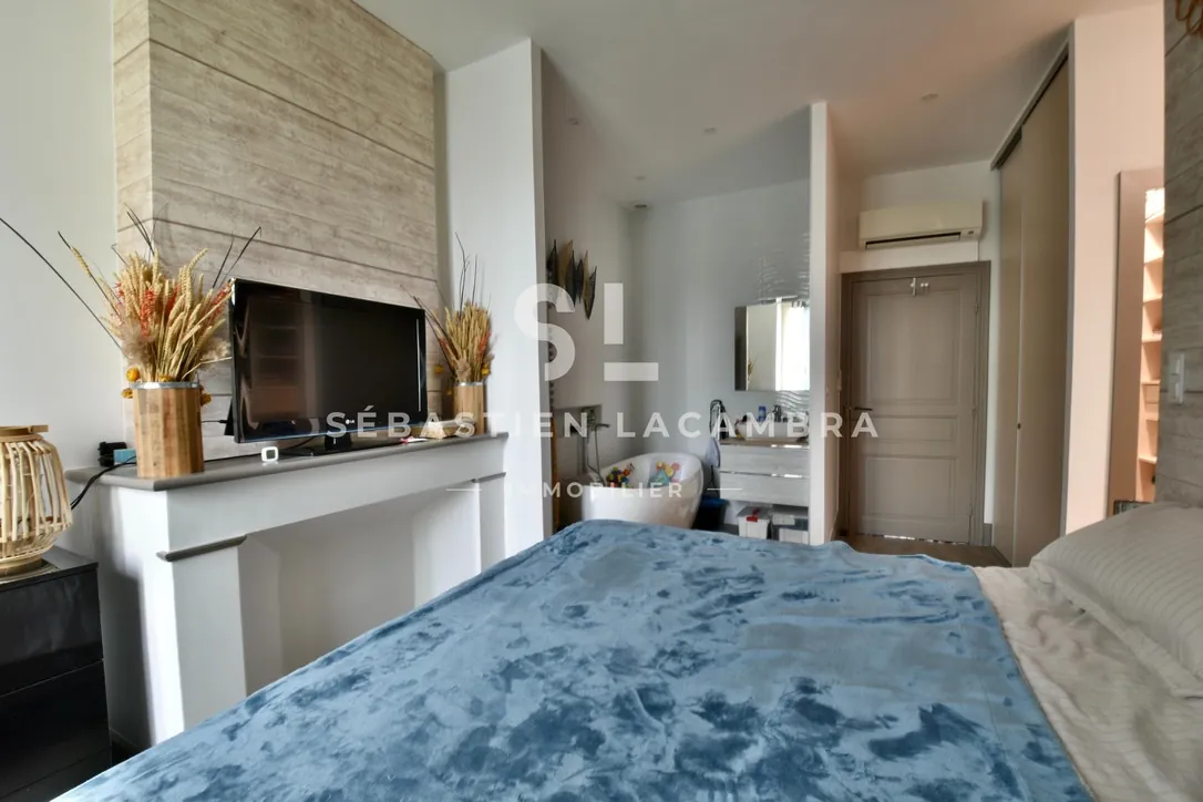 Maison de ville rénovée de 109 m² avec terrasse plein sud au cœur de Gaillac 