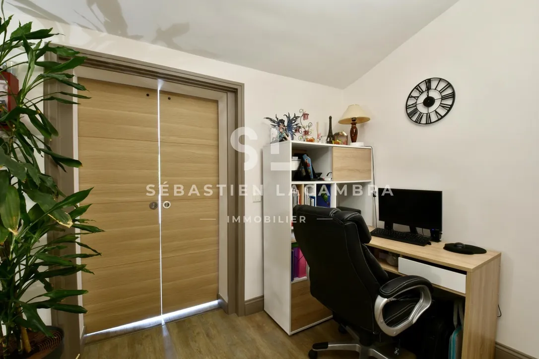 Maison de ville rénovée de 109 m² avec terrasse plein sud au cœur de Gaillac 
