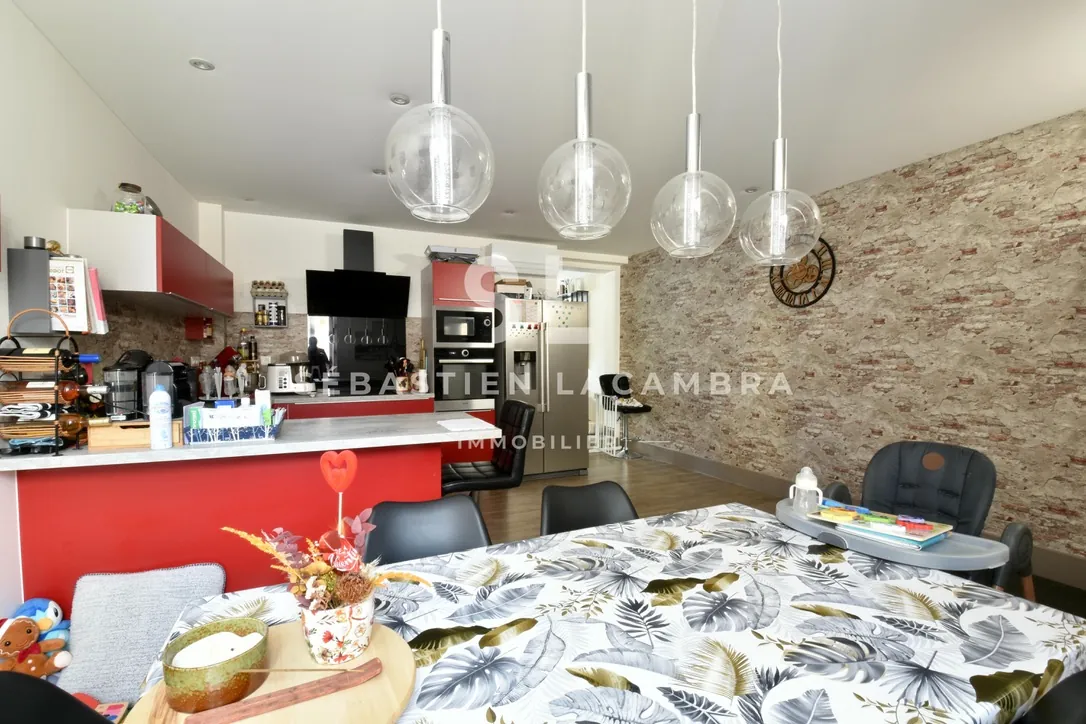 Maison de ville rénovée de 109 m² avec terrasse plein sud au cœur de Gaillac 