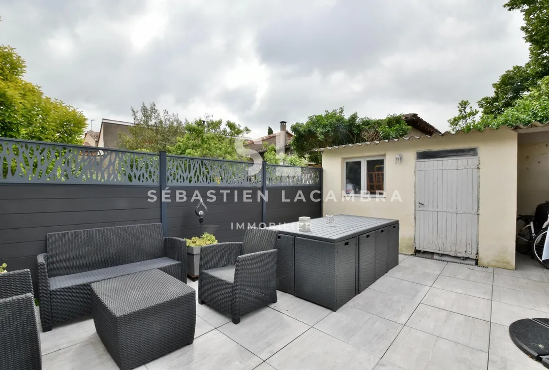 Maison de ville rénovée de 109 m² avec terrasse plein sud au cœur de Gaillac 