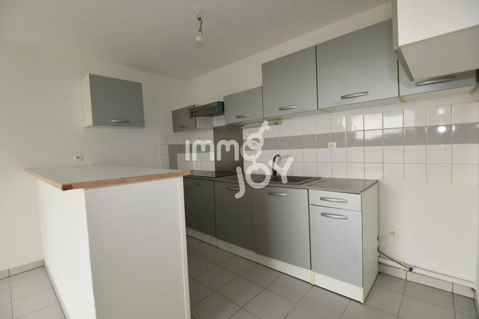 Appartement T2 à Fonsorbes avec piscine et parking, proche Toulouse 